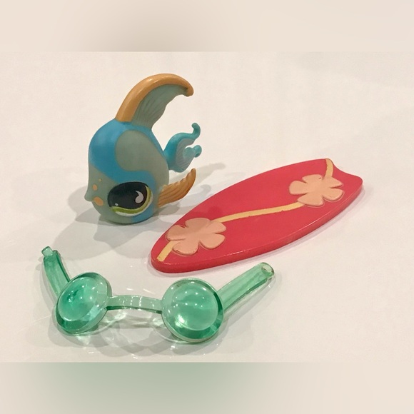 Littlest Pet Shop Angel Fish with Surf Board & Goggles Hasbro LPS 2007 - Picture 1 of 4